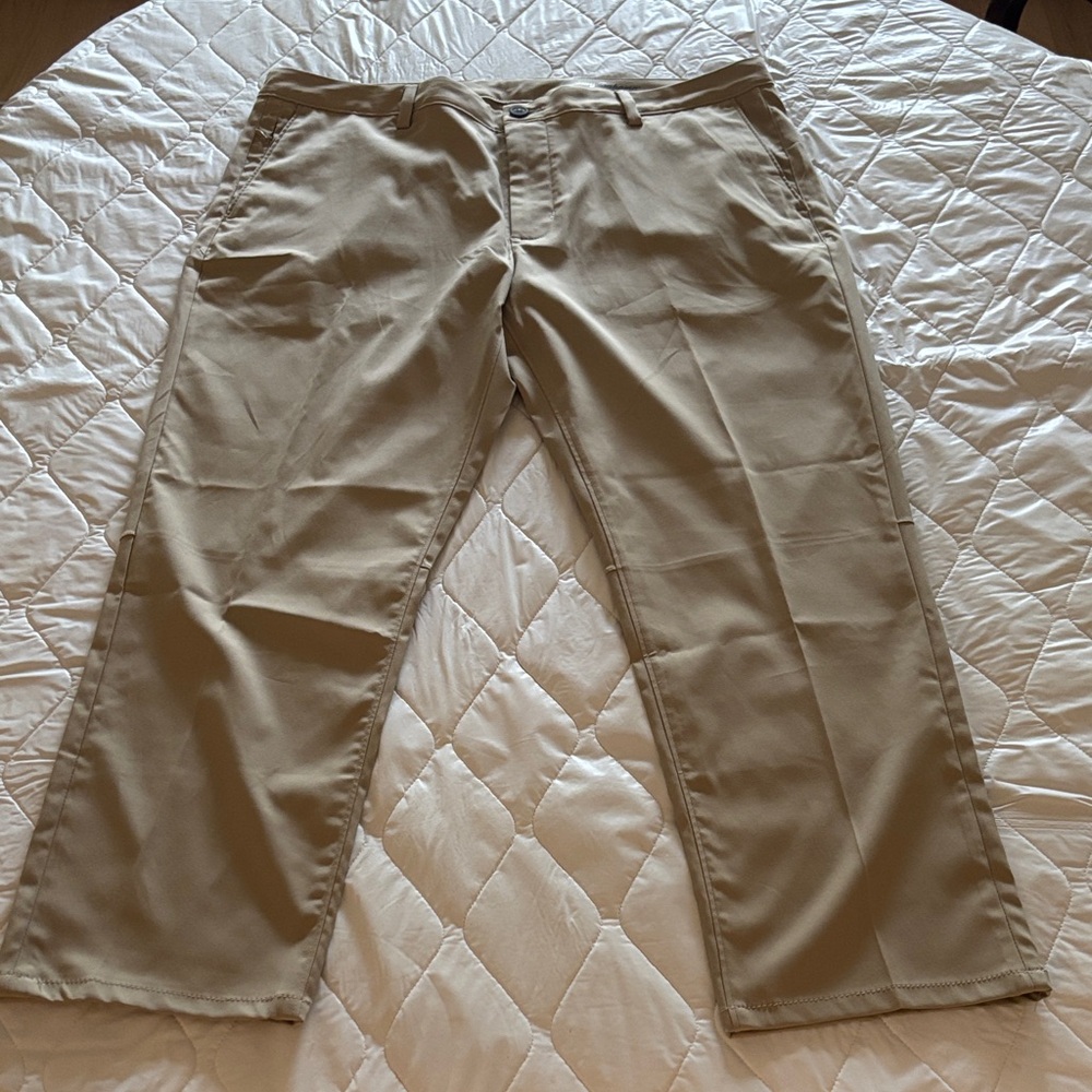 Tommy Bahama Men's Travel Flat front Khaki Pants - 38/30